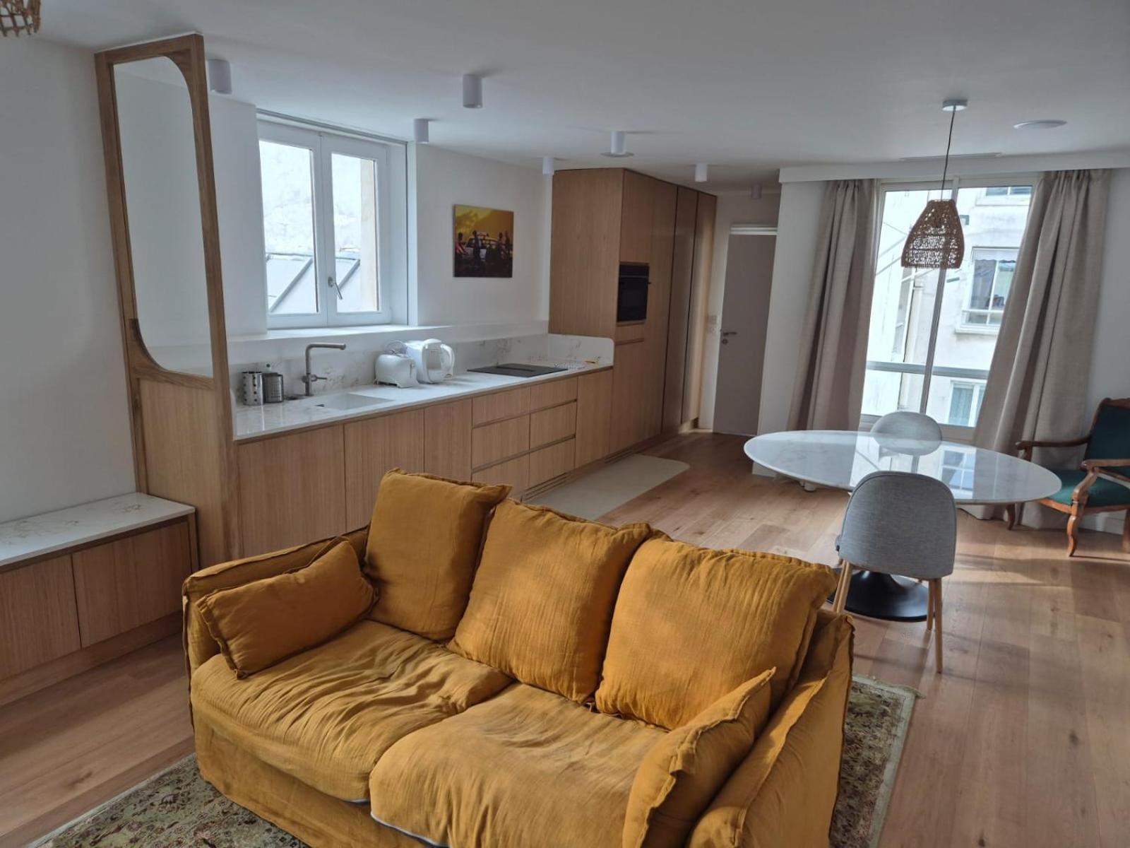 Cozy Centre, 5 Mins Louvre Apartment Paris